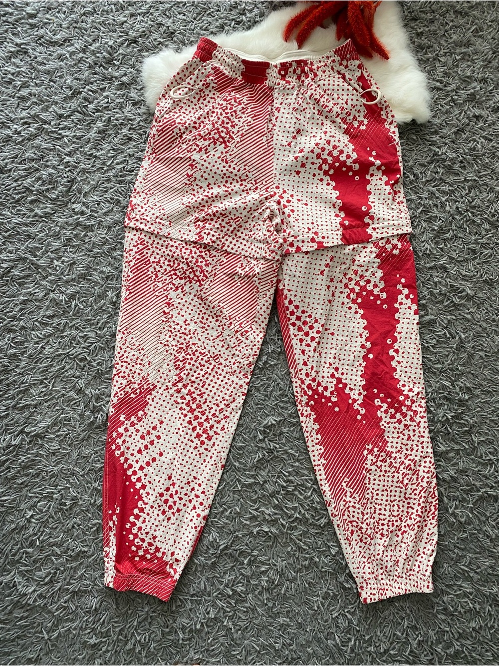 Lululemon Team Canada Convertible Mid-Rise Pant
COC Logo - Picture 2 of 10